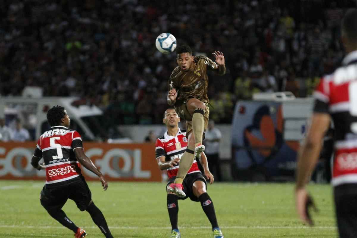 Duelo entre Santa Cruz e Sport vale uma vaga na final da Copa do Nordeste 2017