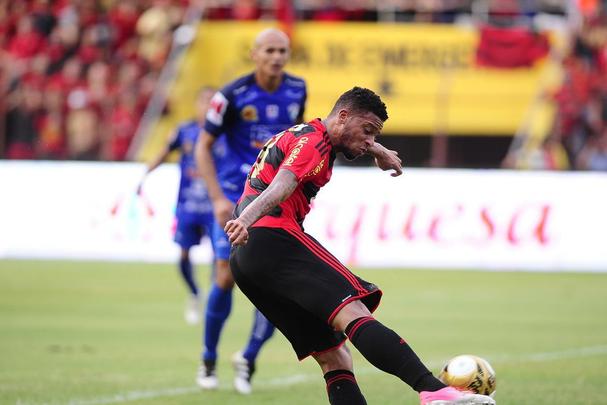 Com a Ilha do Retiro cheia, Sport e Salgueiro fazem primeiro confronto da final do Pernambucano