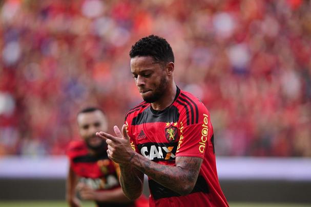 Com a Ilha do Retiro cheia, Sport e Salgueiro fazem primeiro confronto da final do Pernambucano