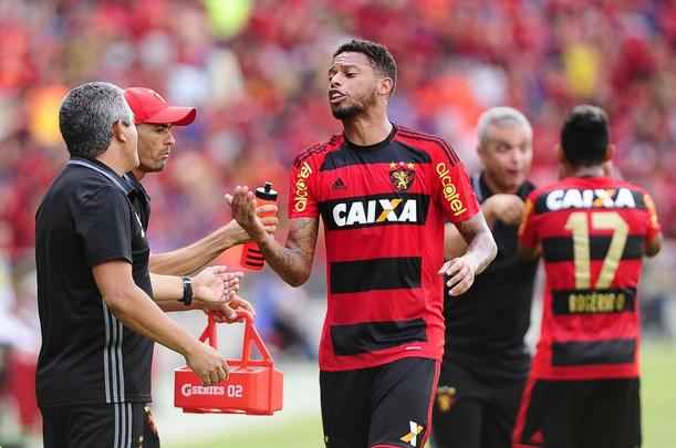 Com a Ilha do Retiro cheia, Sport e Salgueiro fazem primeiro confronto da final do Pernambucano