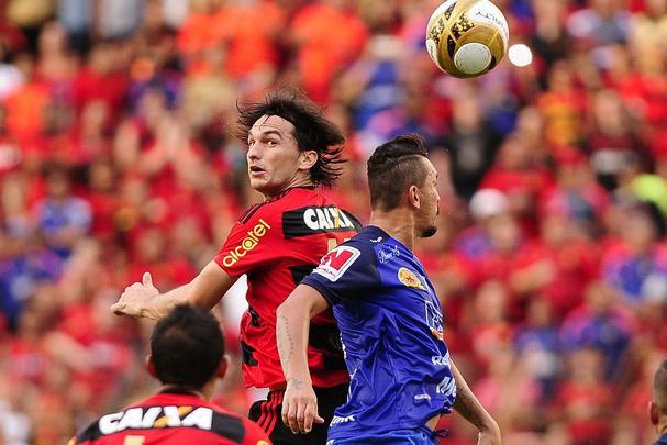 Com a Ilha do Retiro cheia, Sport e Salgueiro fazem primeiro confronto da final do Pernambucano