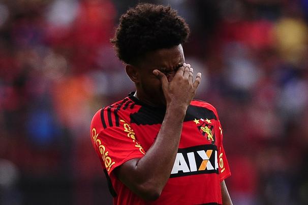 Com a Ilha do Retiro cheia, Sport e Salgueiro fazem primeiro confronto da final do Pernambucano