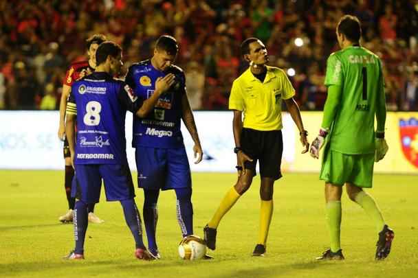 Uso do rbitro de vdeo definiu resultado do clssico