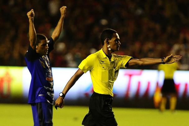 Uso do rbitro de vdeo definiu resultado do clssico