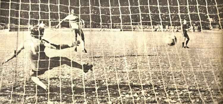 1983 - Um novo Supercampeonato, novamente conquistado pelo Tricolor. Foram três empates nos três clássicos, mas Náutico e Santa Cruz ganharam o direito de disputar o título em uma partida extra. Novo empate no tempo normal, em 1 a 1. A taça foi definida nos pênaltis, com o Tricolor vencendo a disputa por 6 a 5.