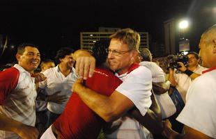 Dessa vez, no entanto, o treinador permaneceu por mais de um ano. Em 2011, inclusive, Waldemar Lemos comandou o Nutico em uma excelente campanha na Srie B, conquistando o acesso  primeira diviso como segundo colocado da tabela. 
