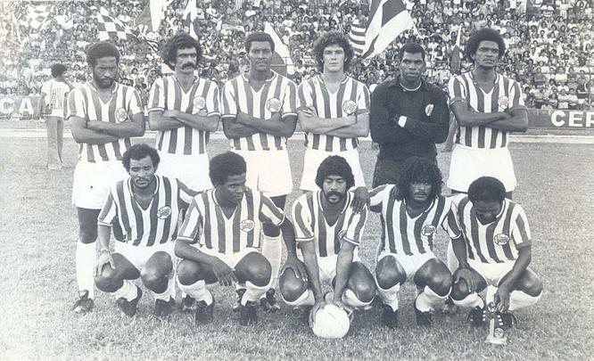1974 - O Santa Cruz poderia igualar o feito do Náutico e conquistar o Hexacampeonato Estadual. Mas o Timbu se sobressaiu. Após evitar o título coral no segundo turno, a decisão só precisou de dois jogos, na melhor de três. Duas vitórias com o mesmo placar de 1 a 0 deram ao Náutico o 14° título, e a manutenção da maior sequência de conquistas no futebol pernambucano.