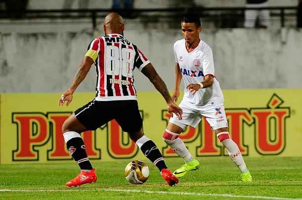 Em jogo com poucos torcedores no Arruda, equipes duelam pela vaga no pré-Nordestão da próxima temporada, diminuindo o prejuízo no orçamento de 2018.