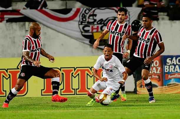 Em jogo com poucos torcedores no Arruda, equipes duelam pela vaga no pré-Nordestão da próxima temporada, diminuindo o prejuízo no orçamento de 2018.