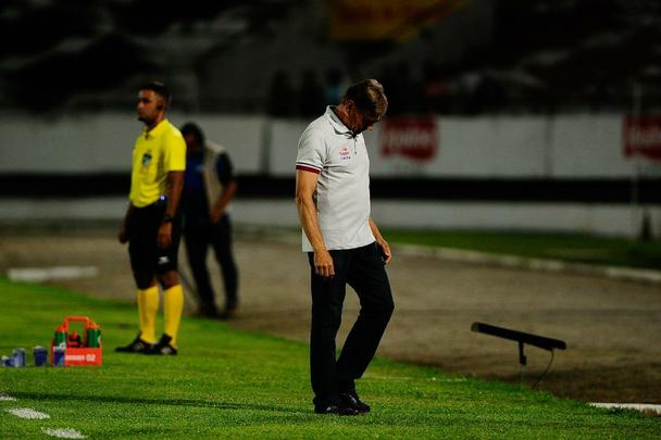 Em jogo com poucos torcedores no Arruda, equipes duelam pela vaga no pré-Nordestão da próxima temporada, diminuindo o prejuízo no orçamento de 2018.