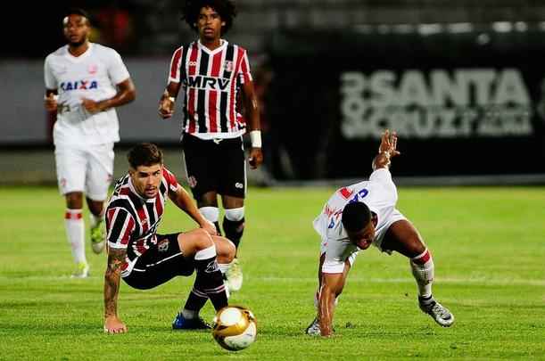 Em jogo com poucos torcedores no Arruda, equipes duelam pela vaga no pré-Nordestão da próxima temporada, diminuindo o prejuízo no orçamento de 2018.