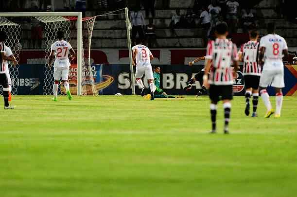 Em jogo com poucos torcedores no Arruda, equipes duelam pela vaga no pré-Nordestão da próxima temporada, diminuindo o prejuízo no orçamento de 2018.