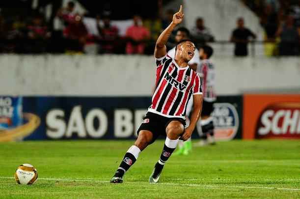 Em jogo com poucos torcedores no Arruda, equipes duelam pela vaga no pré-Nordestão da próxima temporada, diminuindo o prejuízo no orçamento de 2018.