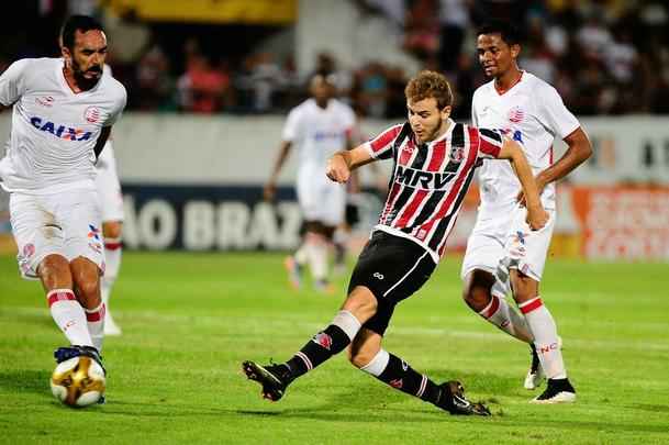 Em jogo com poucos torcedores no Arruda, equipes duelam pela vaga no pré-Nordestão da próxima temporada, diminuindo o prejuízo no orçamento de 2018.