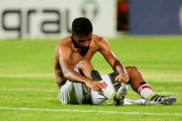 Em jogo com poucos torcedores no Arruda, equipes duelam pela vaga no pré-Nordestão da próxima temporada, diminuindo o prejuízo no orçamento de 2018.