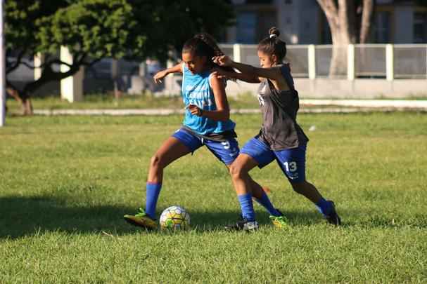 Sob comando do tcnico Jeronson Frana, time feminino do Nutico fez os ltimos trabalhos antes do confronto com o Mixto-MT no campo do Derby. Equipes se enfrentam nesta quarta-feira, s 15h, na Arena de Pernambuco