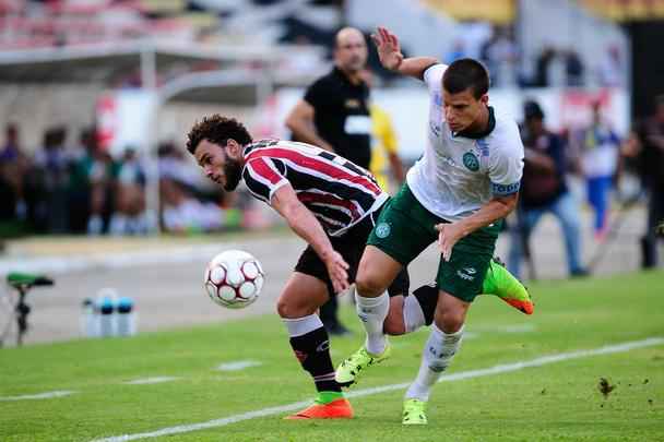Pela segunda rodada da Srie B do Brasileiro, o Santa Cruz venceu o Guarani por 2 a 1 no Arruda com gols de Pitbull e do estreante Ricardo Bueno. 