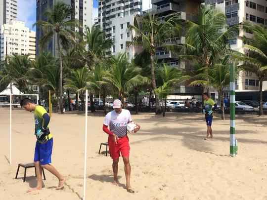 Na manh desta tera-feira (23/05), o treinamento do Nutico foi comandado pelo tcnico Waldemar Lemos na praia de Boa Viagem