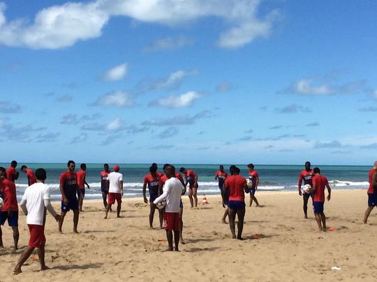 Na manh desta tera-feira (23/05), o treinamento do Nutico foi comandado pelo tcnico Waldemar Lemos na praia de Boa Viagem