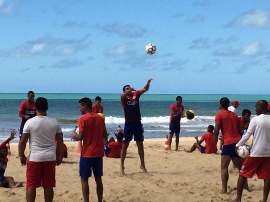 Na manh desta tera-feira (23/05), o treinamento do Nutico foi comandado pelo tcnico Waldemar Lemos na praia de Boa Viagem