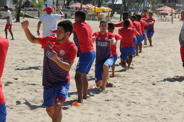 Na manh desta tera-feira (23/05), o treinamento do Nutico foi comandado pelo tcnico Waldemar Lemos na praia de Boa Viagem
