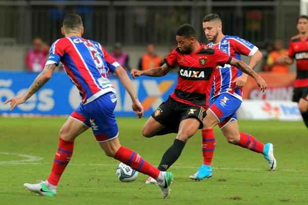 Com casa cheia, Bahia vence Sport por 1 a 0 e leva terceira taa da Copa do Nordeste