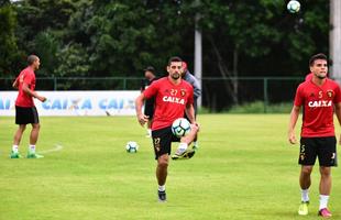 Aps entrevista coletiva, Vanderlei Luxemburgo comandou o seu primeiro treino no gramado do CT. Ele vai fazer a sua estreia contra o Botafogo, nesta quarta-feira, pela Copa do Brasil