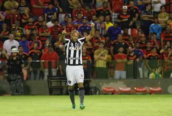 Na estreia de Vanderlei Luxemburgo no comando, Sport tentou reverter desvantagem de 2 a 1, construda no primeiro duelo, para avanar s quartas de finais da Copa do Brasil. Acabou dominado no primeiro tempo pelo Botafogo e comeou perdendo, com gol de Roger. Leo ainda teve Rogrio expulso, mas reagiu. Conseguiu o empate com Durval. Entretanto, o gol no foi o suficiente para evitar a eliminao.