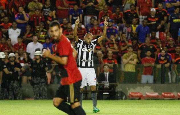 Na estreia de Vanderlei Luxemburgo no comando, Sport tentou reverter desvantagem de 2 a 1, construda no primeiro duelo, para avanar s quartas de finais da Copa do Brasil. Acabou dominado no primeiro tempo pelo Botafogo e comeou perdendo, com gol de Roger. Leo ainda teve Rogrio expulso, mas reagiu. Conseguiu o empate com Durval. Entretanto, o gol no foi o suficiente para evitar a eliminao.