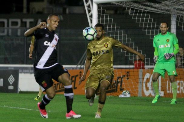 Lus Fabiano marcou o primeiro gol do jogo, de cabea, no segundo tempo. Em contra-ataque, Douglas marcou o segundo do Vasco na partida, enquanto Andr, de pnalti, j perto do fim, descontou para o Leo.