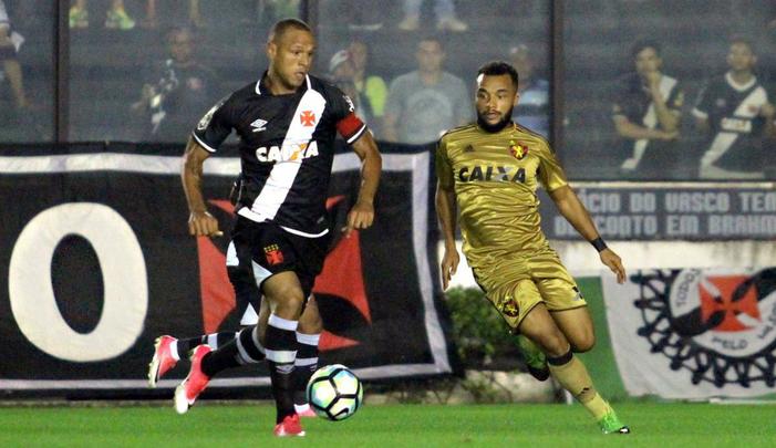 Lus Fabiano marcou o primeiro gol do jogo, de cabea, no segundo tempo. Em contra-ataque, Douglas marcou o segundo do Vasco na partida, enquanto Andr, de pnalti, j perto do fim, descontou para o Leo.