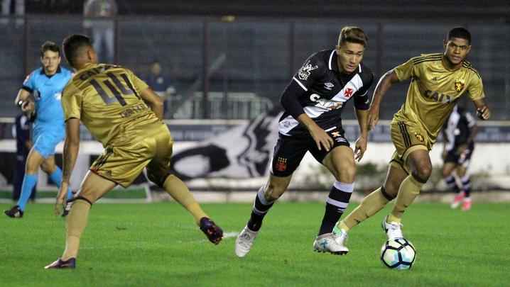 Lus Fabiano marcou o primeiro gol do jogo, de cabea, no segundo tempo. Em contra-ataque, Douglas marcou o segundo do Vasco na partida, enquanto Andr, de pnalti, j perto do fim, descontou para o Leo.
