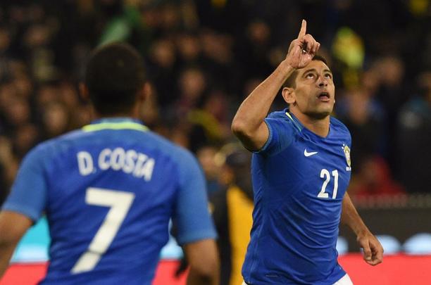 Com dois gols de Diego Souza, um de Thiago Silva e outro de Taison, seleção brasileira goleia Austrália por 4 a 0