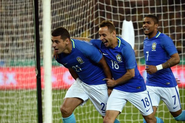 Com dois gols de Diego Souza, um de Thiago Silva e outro de Taison, seleção brasileira goleia Austrália por 4 a 0