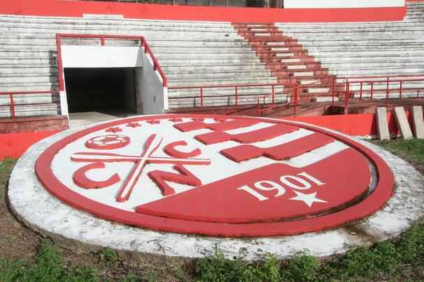 Gramado est sendo morto para o implante de um novo; expectativa  de retomar jogos a partir do Brasileiro 2018; at l, um longo caminho