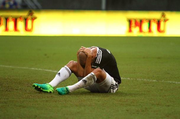 Empurrado pela torcida, que foi em bom nmero  arena, equipe coral encontrou um adversrio disposto a surpreender fora de casa e teve trabalho na partida