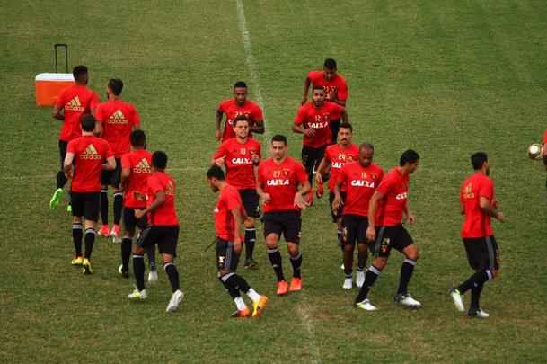 Elenco rubro-negro fez o 'reconhecimento' do gramado e treinou no campo que decidir o ttulo do Estadual