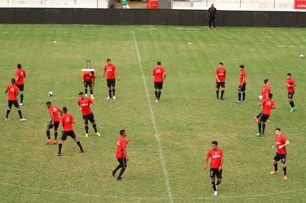 Elenco rubro-negro fez o 'reconhecimento' do gramado e treinou no campo que decidir o ttulo do Estadual