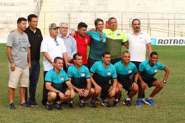 Elenco rubro-negro fez o 'reconhecimento' do gramado e treinou no campo que decidir o ttulo do Estadual