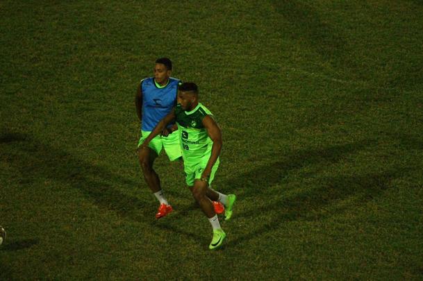 Elenco do Salgueiro trabalhou no estdio Cornlio de Barros, visando aprimorar ltimos detalhes antes da final do Campeonato Pernambucano