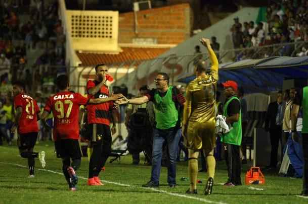 Rubro-negros venceram o Carcar por 1 a 0 e voltam do serto pernambucano com a 41 conquista de um Campeonato Pernambucano