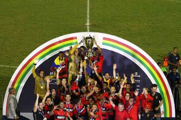 Rubro-negros venceram o Carcar por 1 a 0 e voltam do serto pernambucano com a 41 conquista de um Campeonato Pernambucano