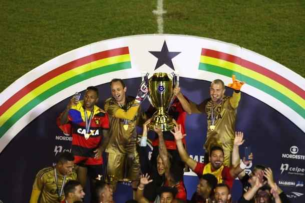 Rubro-negros venceram o Carcar por 1 a 0 e voltam do serto pernambucano com a 41 conquista de um Campeonato Pernambucano