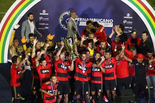 Rubro-negros venceram o Carcar por 1 a 0 e voltam do serto pernambucano com a 41 conquista de um Campeonato Pernambucano