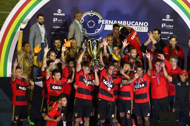Rubro-negros venceram o Carcar por 1 a 0 e voltam do serto pernambucano com a 41 conquista de um Campeonato Pernambucano