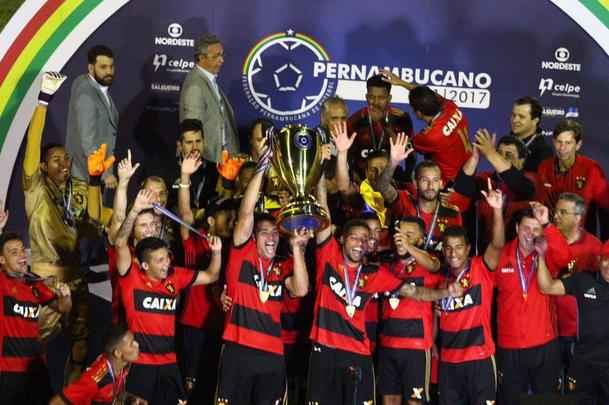 Rubro-negros venceram o Carcar por 1 a 0 e voltam do serto pernambucano com a 41 conquista de um Campeonato Pernambucano