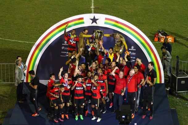 Rubro-negros venceram o Carcar por 1 a 0 e voltam do serto pernambucano com a 41 conquista de um Campeonato Pernambucano