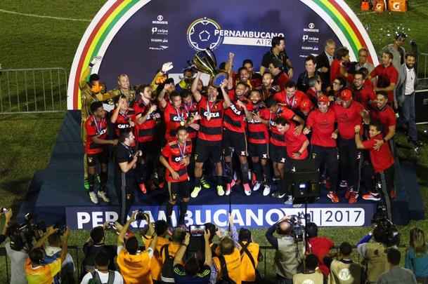 Rubro-negros venceram o Carcar por 1 a 0 e voltam do serto pernambucano com a 41 conquista de um Campeonato Pernambucano