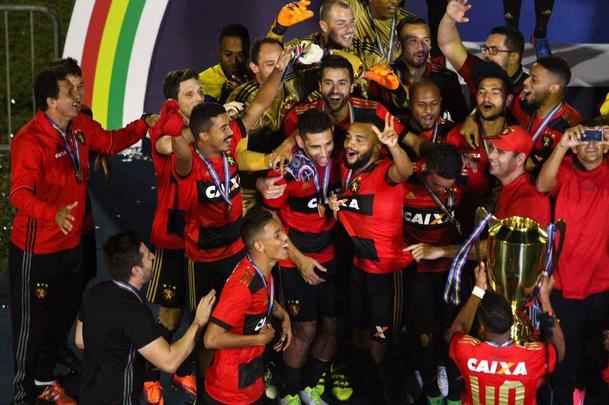 Rubro-negros venceram o Carcar por 1 a 0 e voltam do serto pernambucano com a 41 conquista de um Campeonato Pernambucano