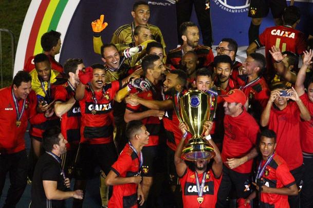 Rubro-negros venceram o Carcar por 1 a 0 e voltam do serto pernambucano com a 41 conquista de um Campeonato Pernambucano